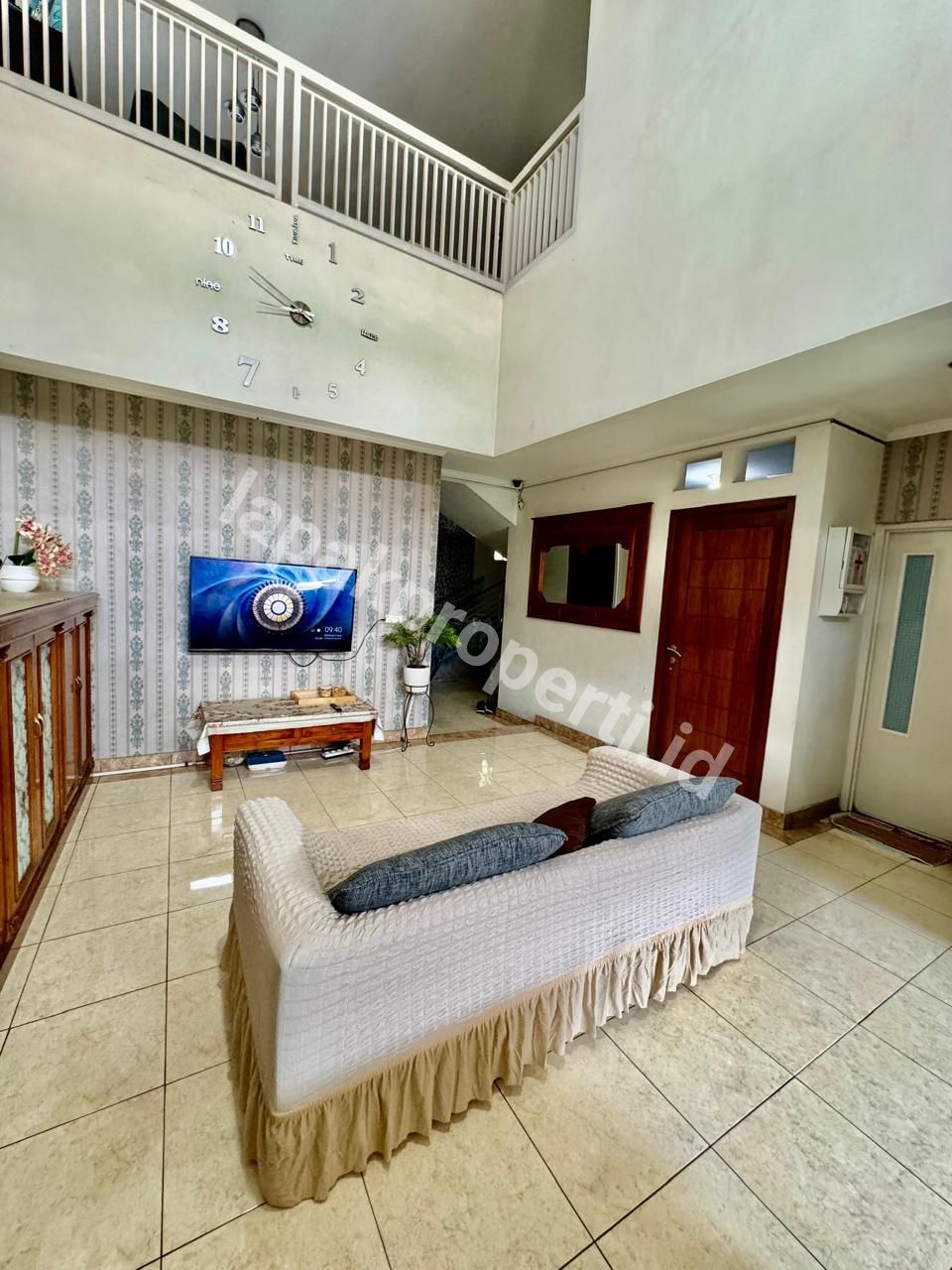 Foto Dijual Rumah Kokoh Terawat Dalam komplek Di Pondok Bambu Jakarta Timur - 2