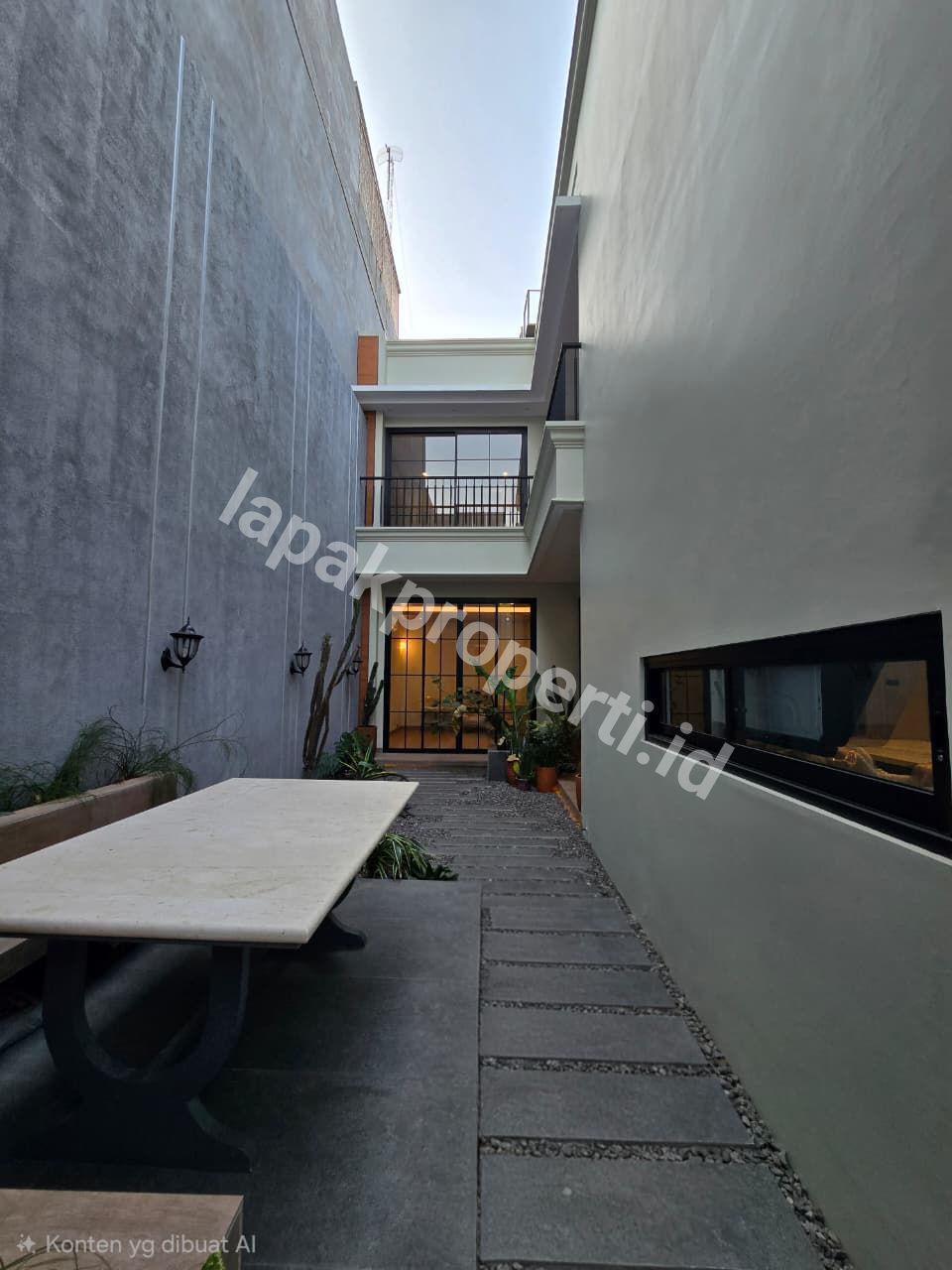Foto Dijual Rumah Mewah Full Furnished Dalam Dengan Private Poll Di Cempaka Putih Jakarta Pusat - 2