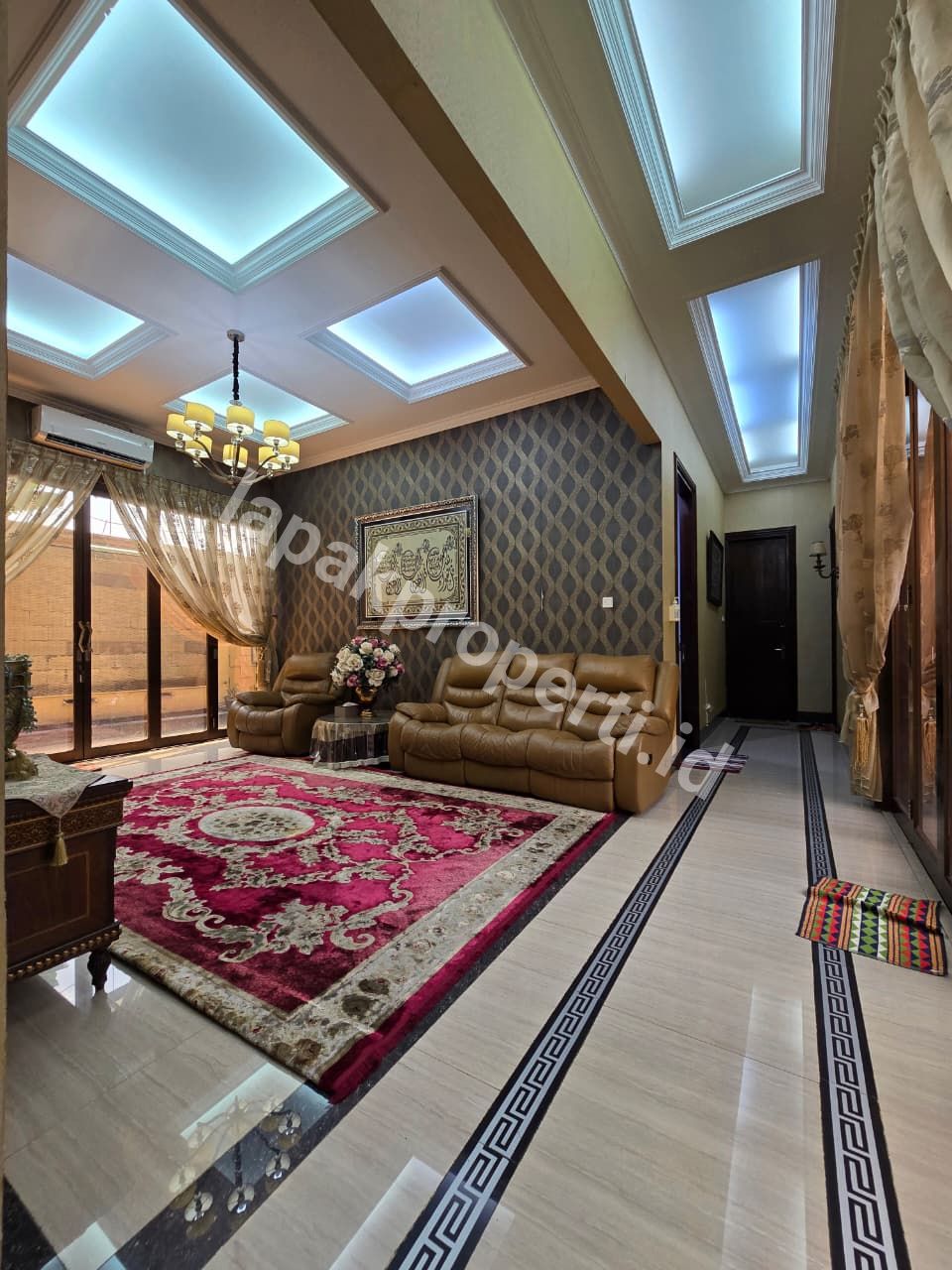 Foto Rumah Full Furnished Dalam komplek Di Jatinegara Jakarta Timur - 5