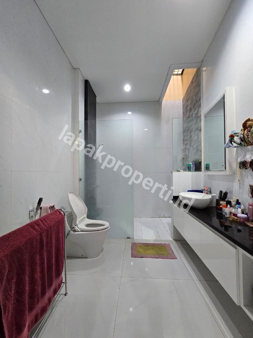 Foto Rumah Semi Furnished Dalam komplek Di Duren Sawit Jakarta Timur - 8