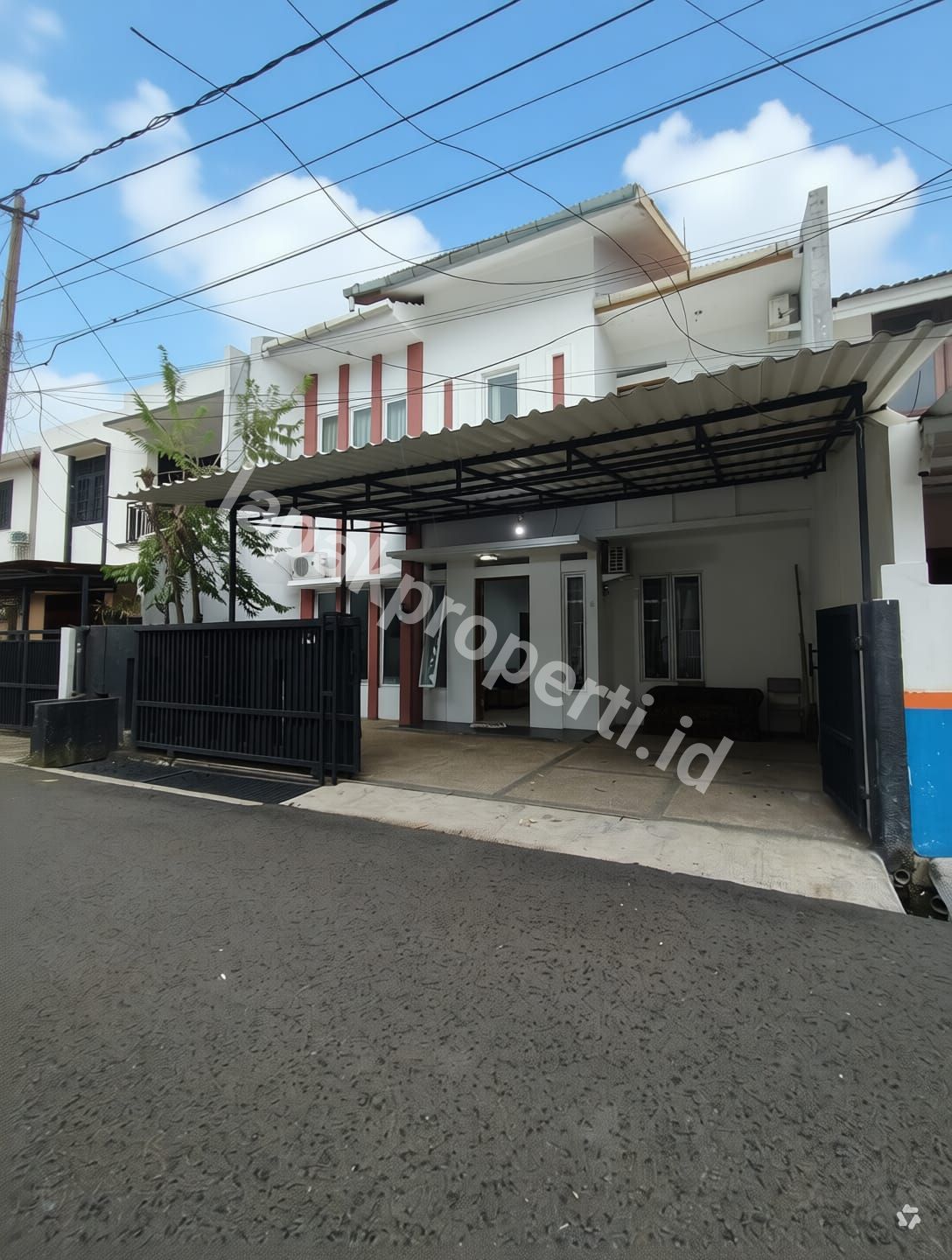 Rumah Asri 2 Lantai Dalam Komplek Di Rawamangun Jakarta Timur.