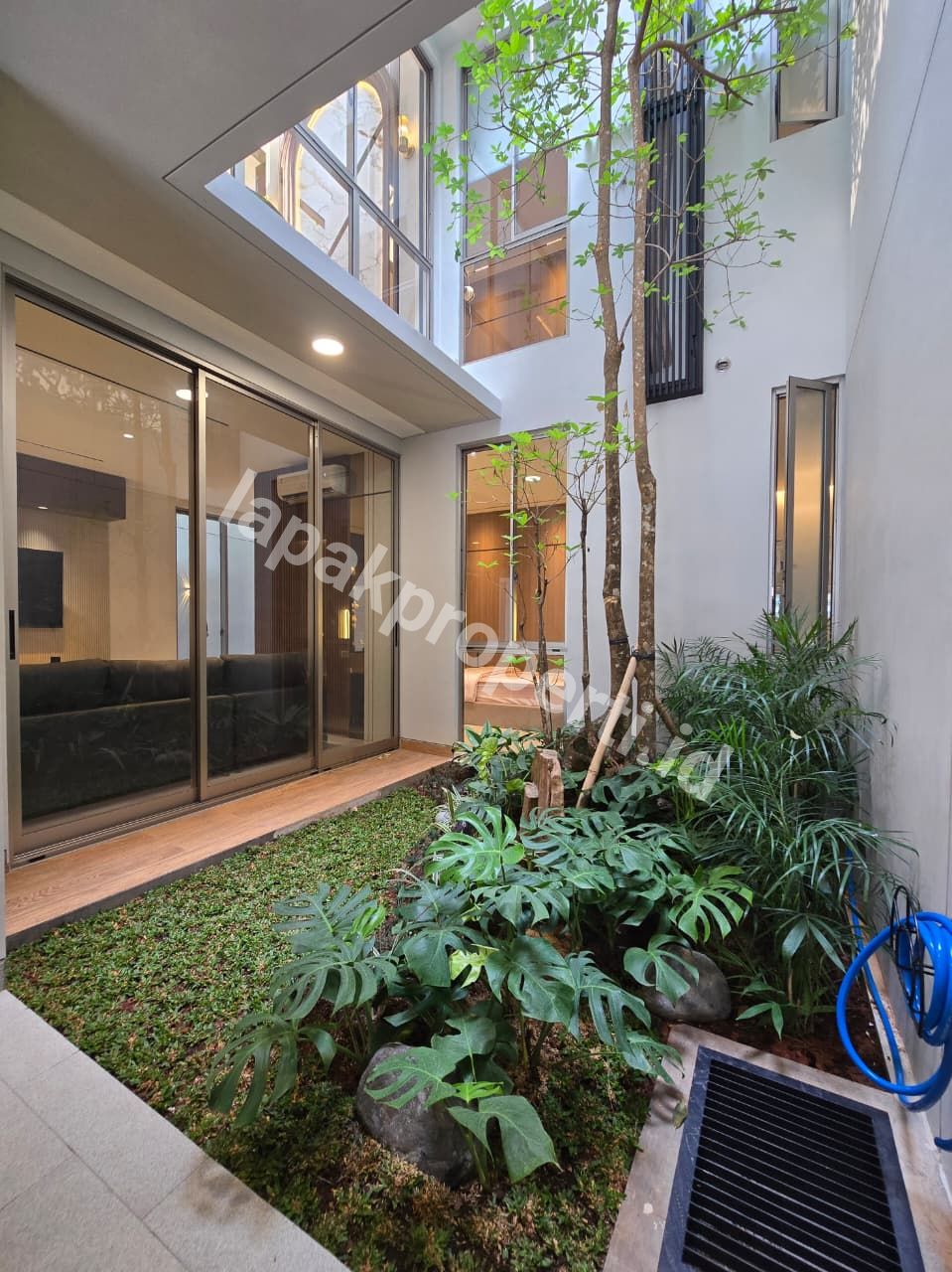Foto Rumah Mewah Full Furnished Dalam komplek Elite Di Pulomas Jakarta Timur - 10