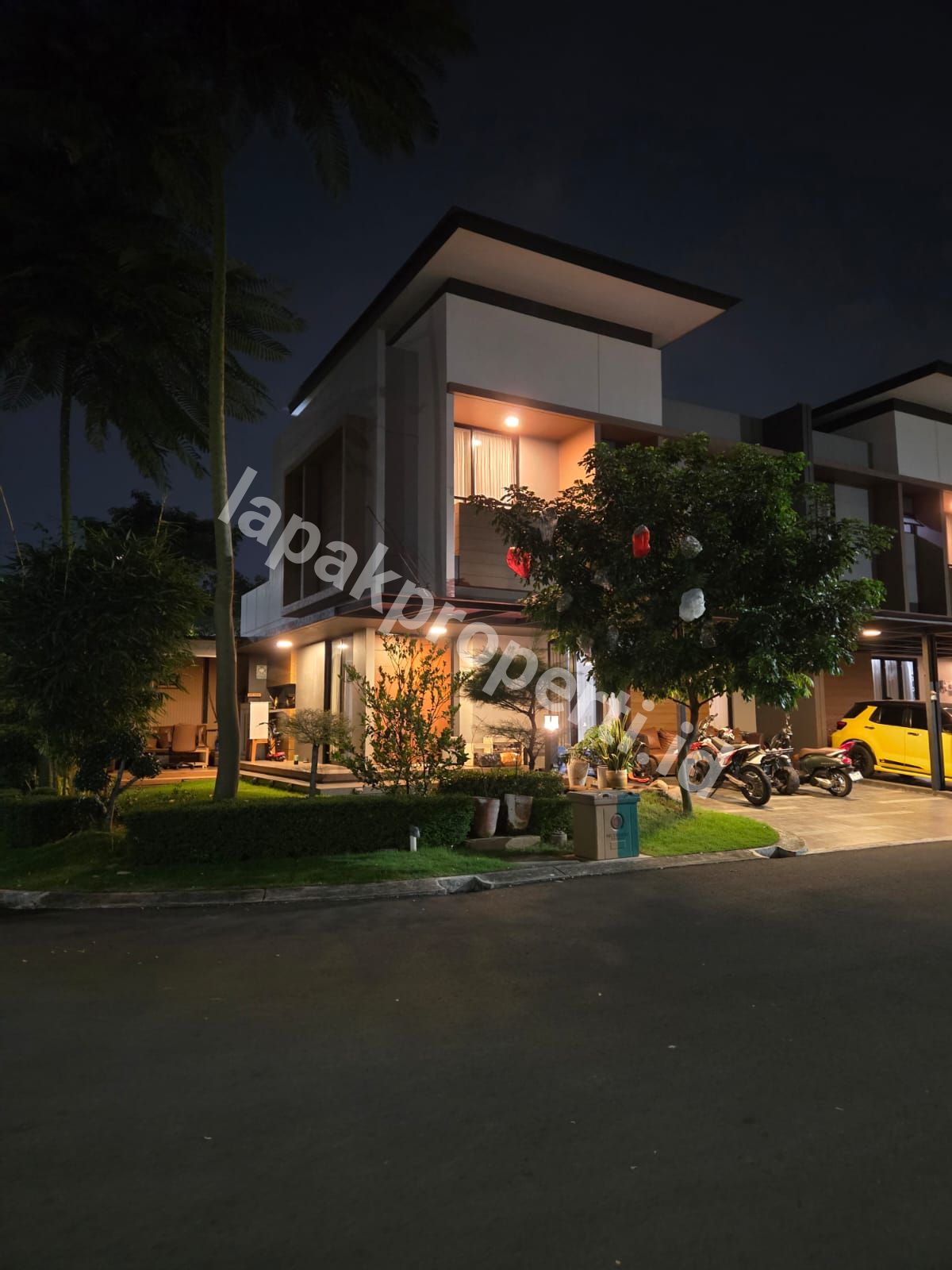 Rumah Mewah Premium Posisi Hook Dalam Cluster Elite di Sumareccon Bekasi Utara