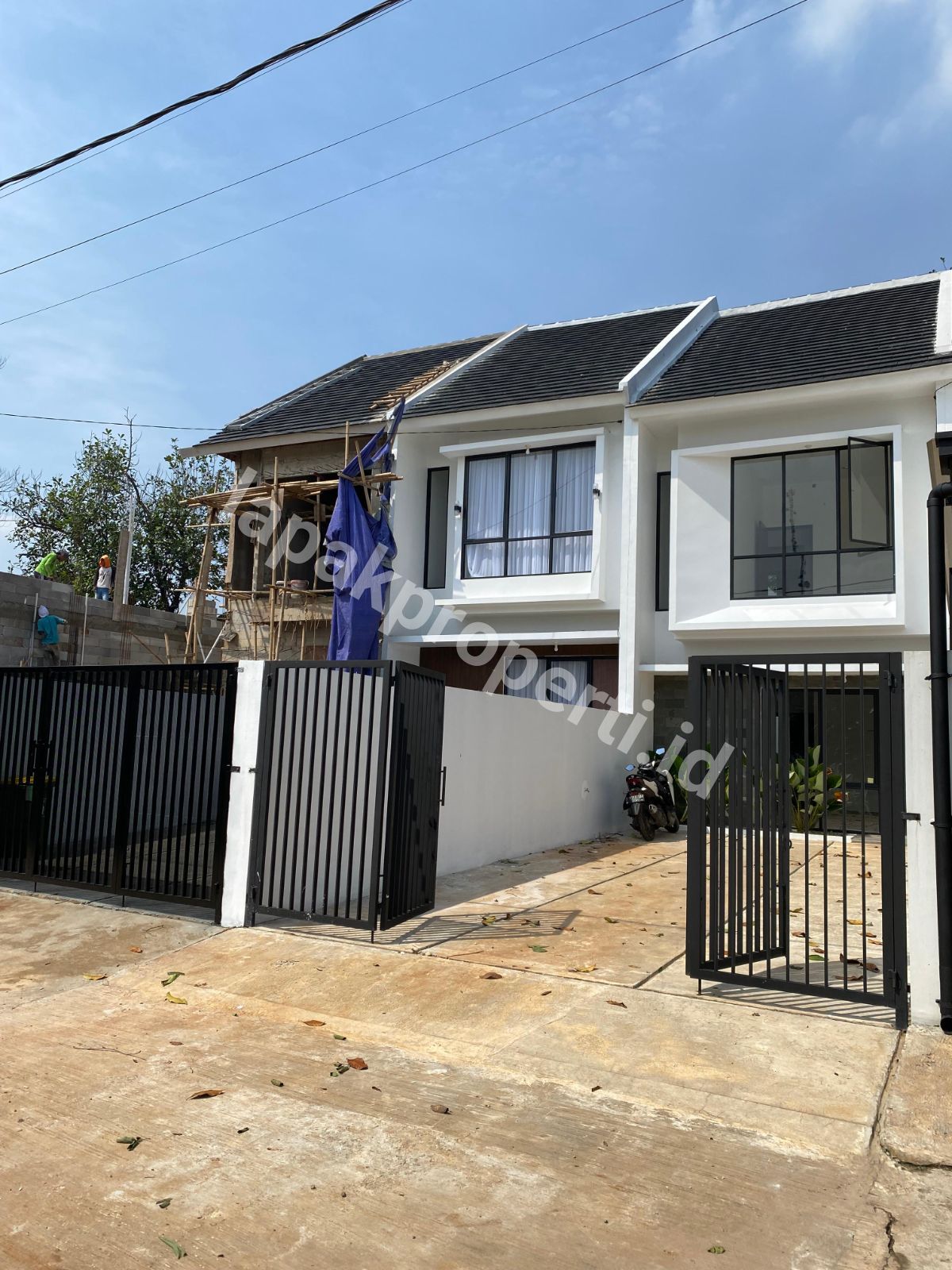 Foto Rumah Cantik 2 Lantai dalam Komplek Bebas Asri di Jatiasih Kota Bekasi - 2