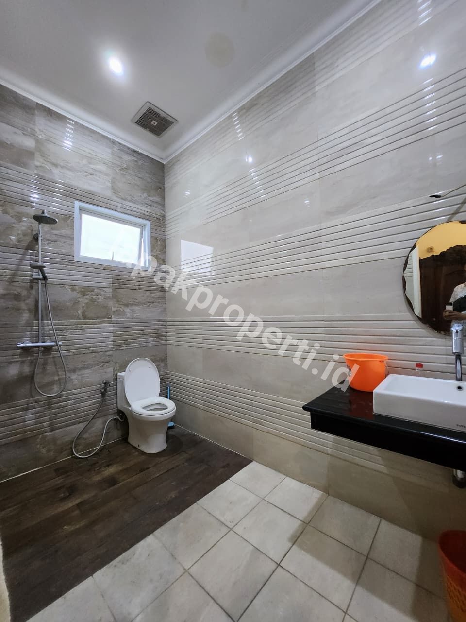 Foto Dijual Rumah Classic Mewah Dalam Komplek Billymoon Pondok Kelapa Jakarta Timur - 9