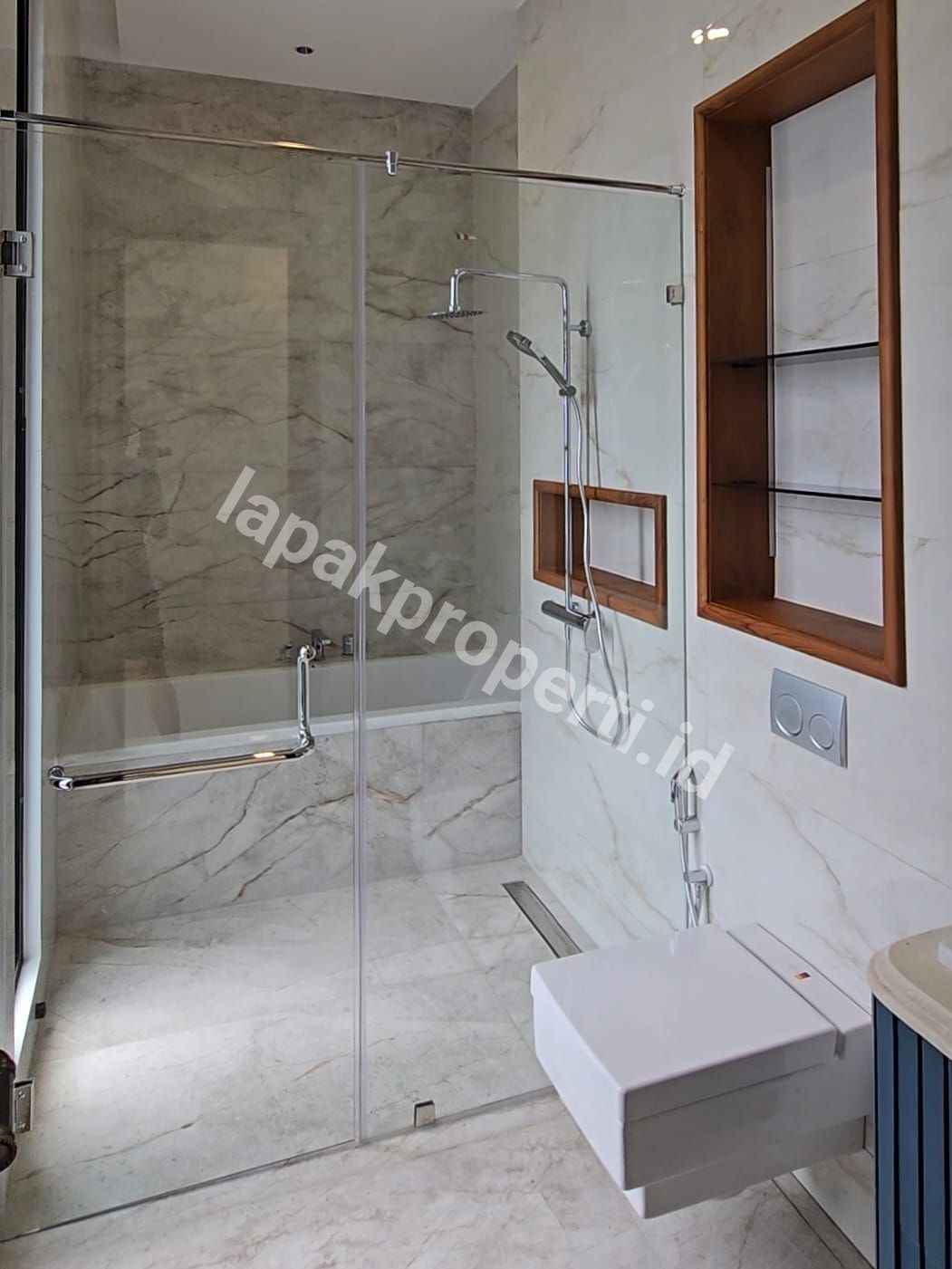 Foto Rumah Mewah Dalam komplek Elite Dengan Pripave Pool Di Pondok Kelapa Jakarta Timur - 9