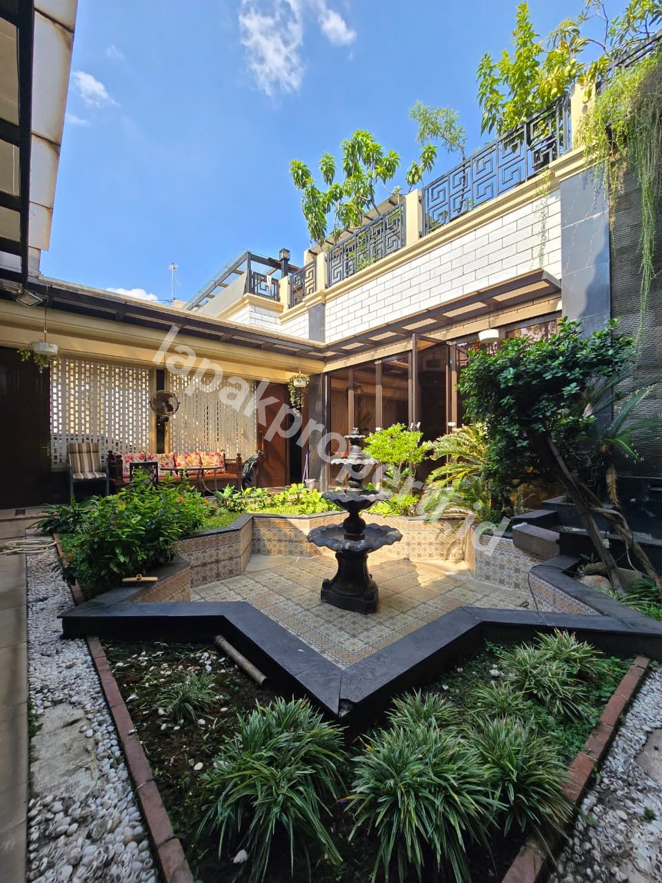 Rumah Full Furnished Dalam komplek Di Jatinegara Jakarta Timur