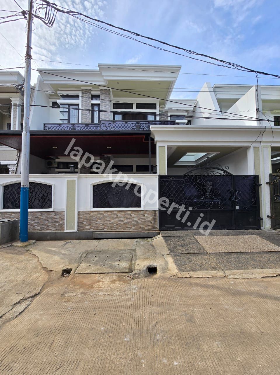 Turun Harga Rumah Semi Furnished Dalam komplek Di Duren Sawit Jakarta Timur