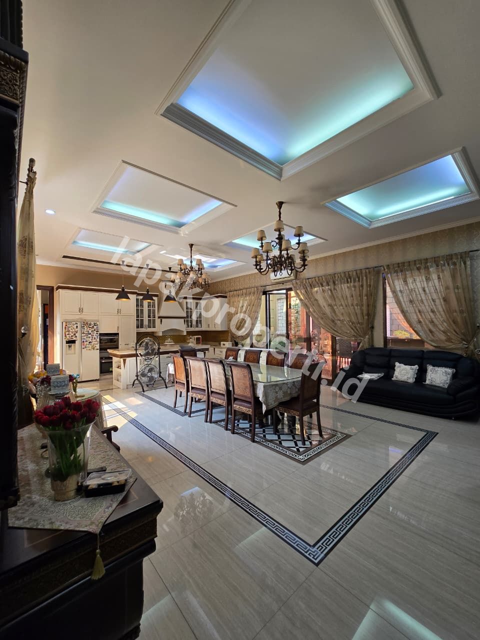 Foto Rumah Full Furnished Dalam komplek Di Jatinegara Jakarta Timur - 6