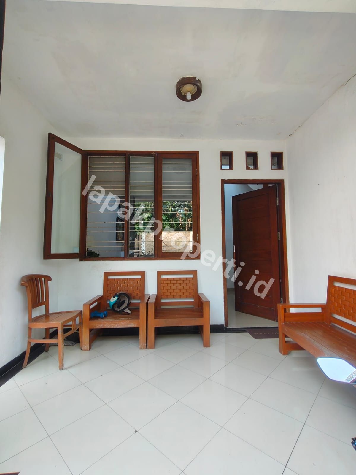 Foto Dijual rumah Secondary Dalam komplek Di Condet Jakarta Timur - 2