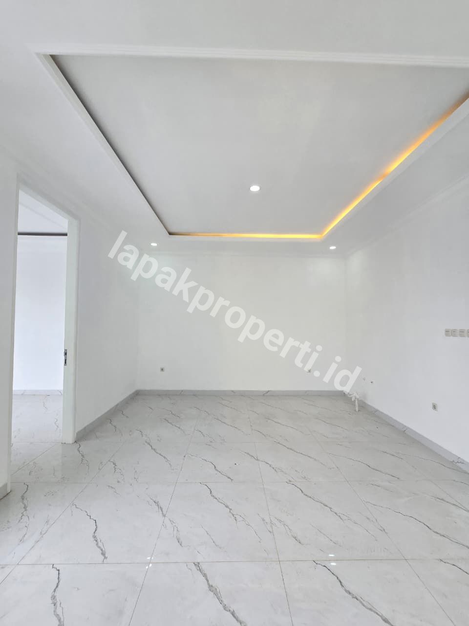 Foto Rumah Baru Dengan Private Poll Di Tebet Jakarta Selatan - 4