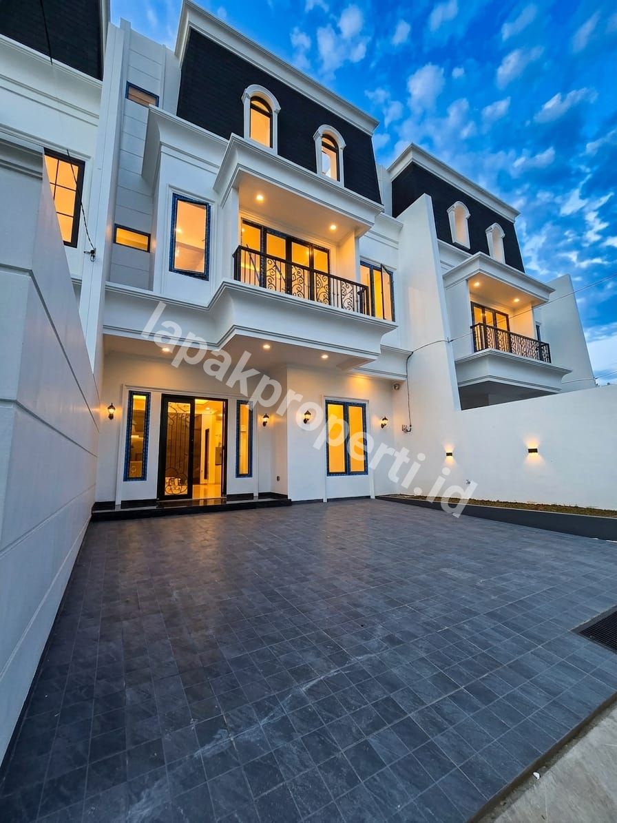 Rumah Mewah design Classic Modern Dalam komplek