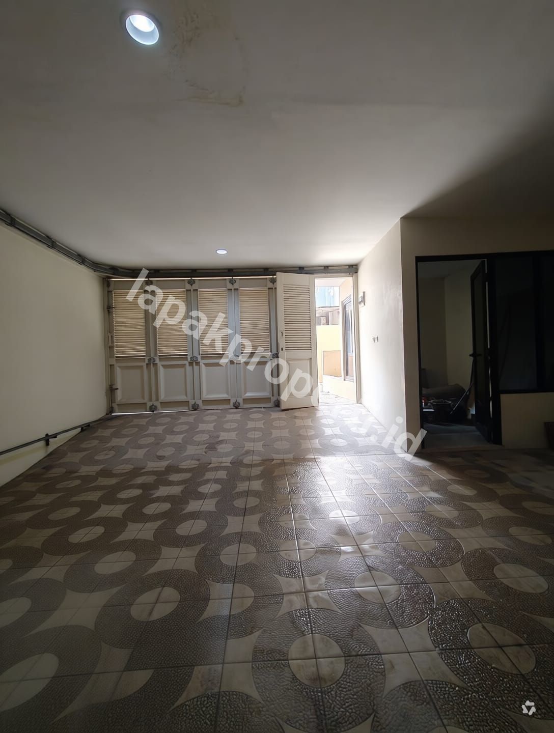 Foto Rumah 3 lantai di lubang buaya Cipayung Jakarta Timur - 10