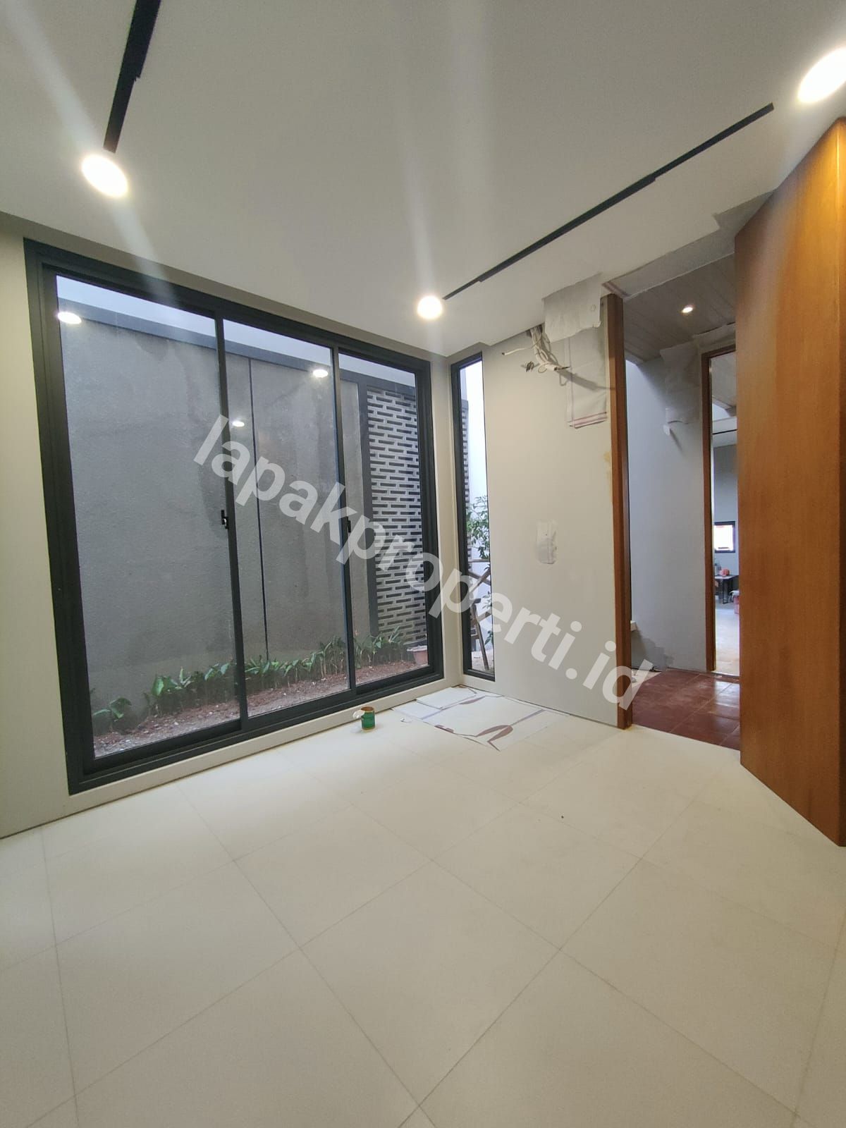 Foto Rumah Baru Dengan Rofftop Dalam komplek Tenang Di Pondok Bambu Jakarta Timur - 8