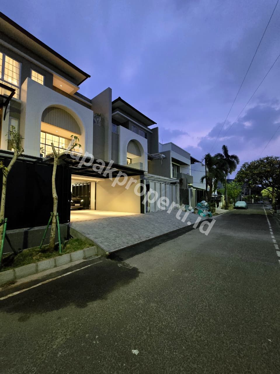 Foto Rumah Mewah Full Furnished Dalam komplek Elite Di Pulomas Jakarta Timur - 2