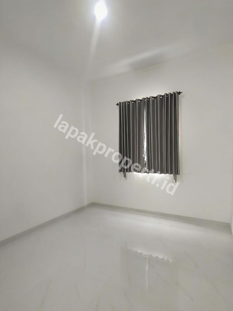 Foto Dijual Rumah Siap Huni Dekat Dengan Taman Di Pondok Bambu Jakarta Timur - 8