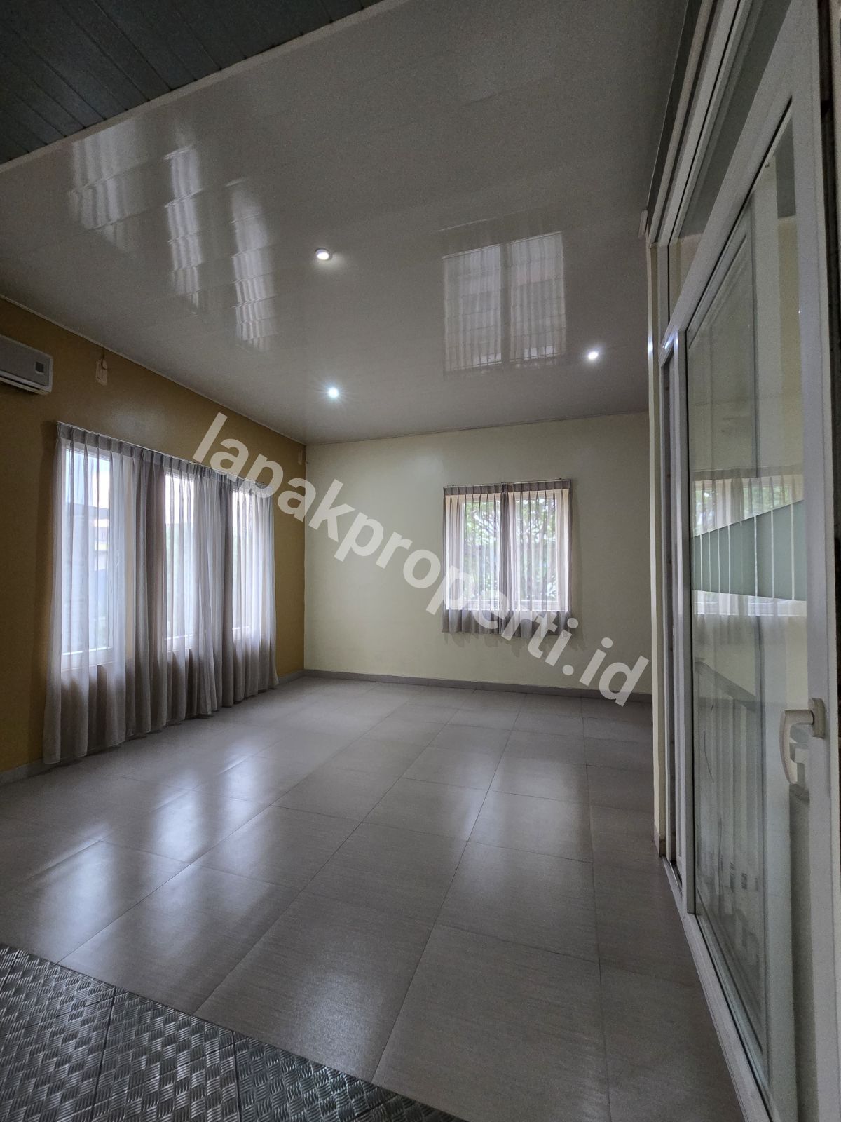 Foto Rumah Mewah Dalam komplek Siap Huni Di Duren Sawit Jakarta Timur - 15