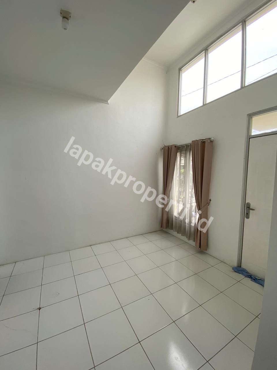 Foto Dijual Rumah gandeng Siap Huni di Karawang - 15