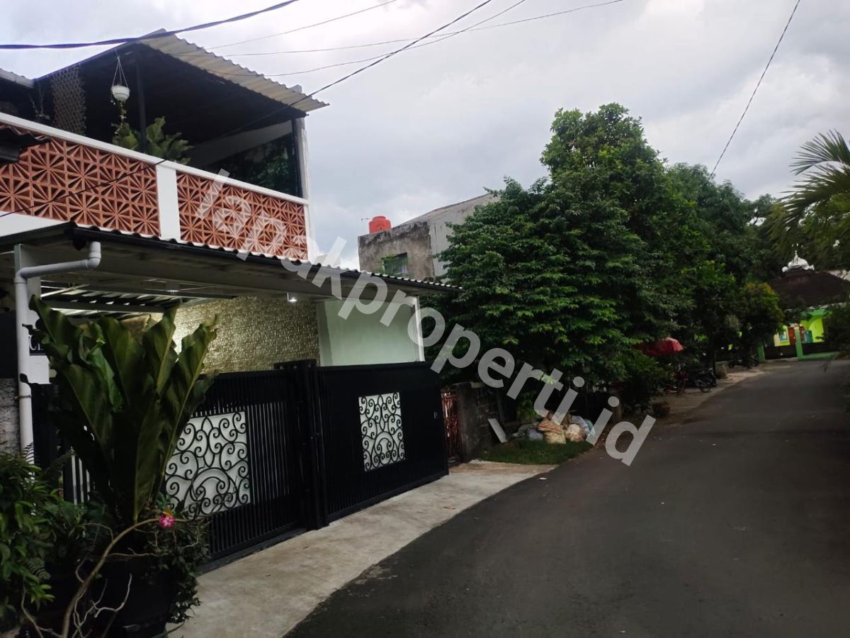 Foto Dijual Rumah Kokoh Terawat Dalam komplek Di Pondok Bambu Jakarta Timur - 10