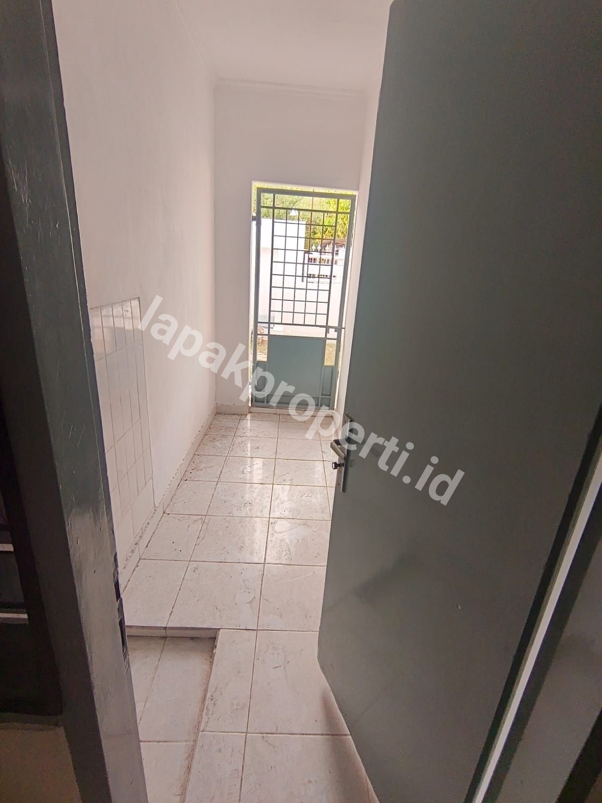 Foto Disewakan Rumab Sutorejo Siap Huni 1 lantai Kamar 3 Kosongan - 3