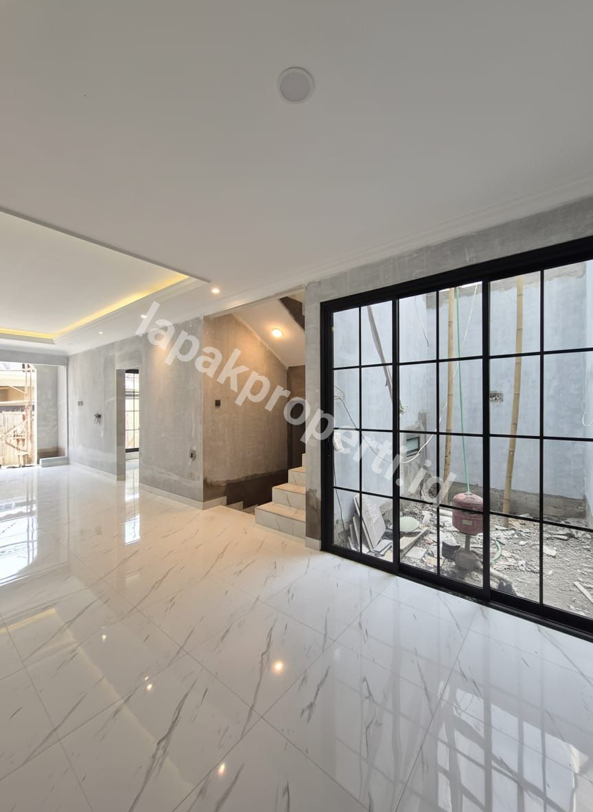 Foto Dijual Rumah Baru Dalam Komplek Di Pondok Bambu Jakarta Timur - 8