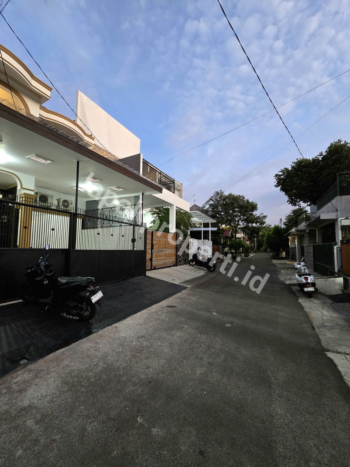 Foto Turun Harga Rumah Dalam Komplek Full Renovasi Siap Huni - 2