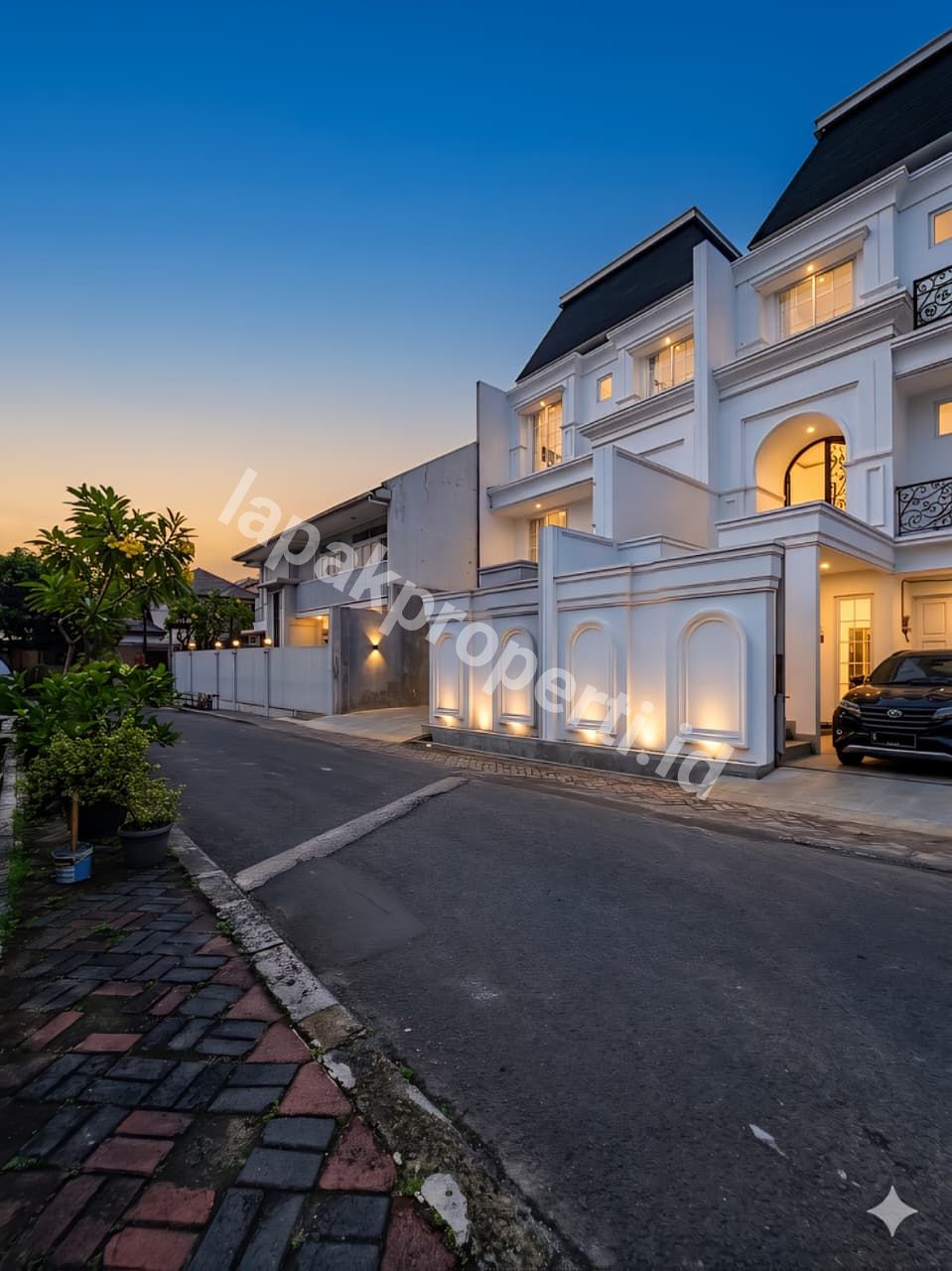 Rumah Baru Dengan Private Poll Di Tebet Jakarta Selatan