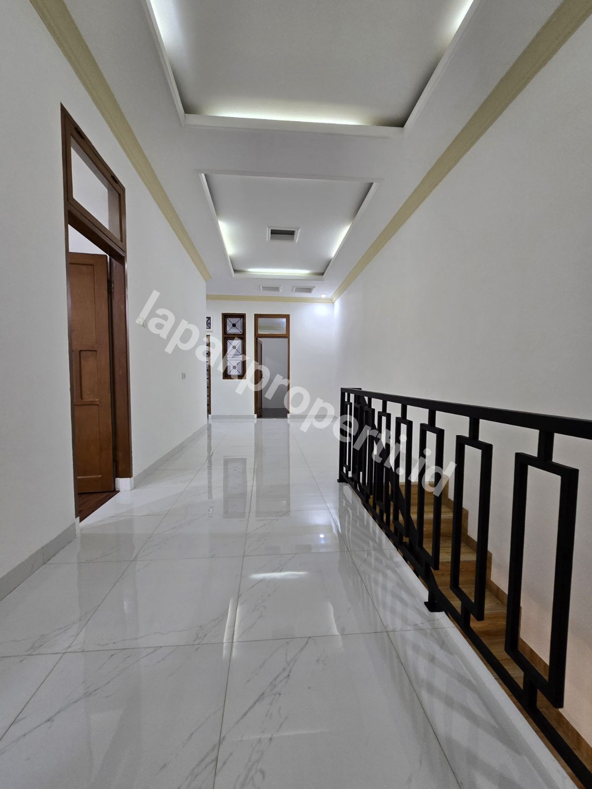 Foto Turun Harga Rumah Dalam Komplek Full Renovasi Siap Huni - 9