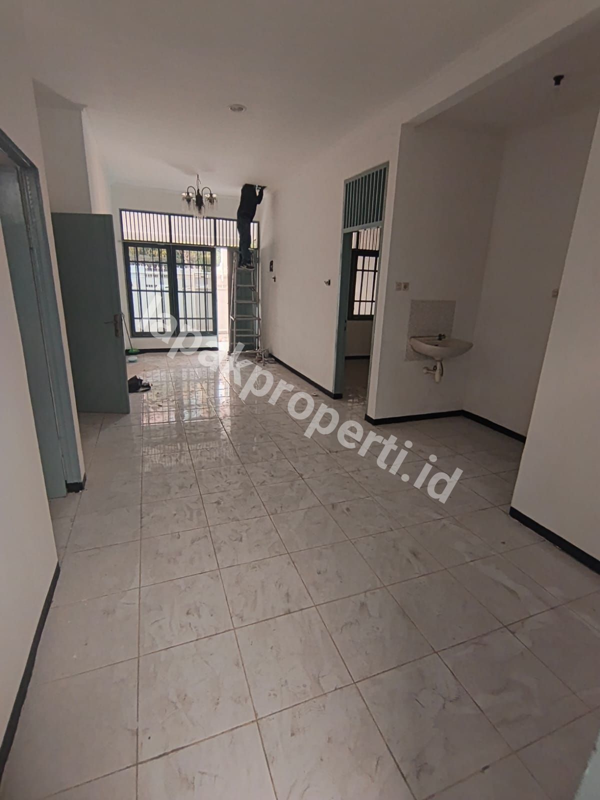 Foto Disewakan Rumab Sutorejo Siap Huni 1 lantai Kamar 3 Kosongan - 5