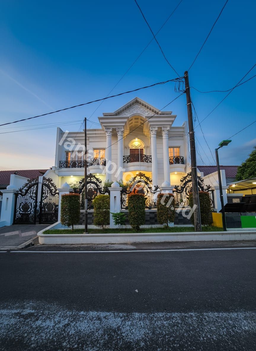 Dijual Rumah Classic Mewah Dalam Komplek Billymoon Pondok Kelapa Jakarta Timur