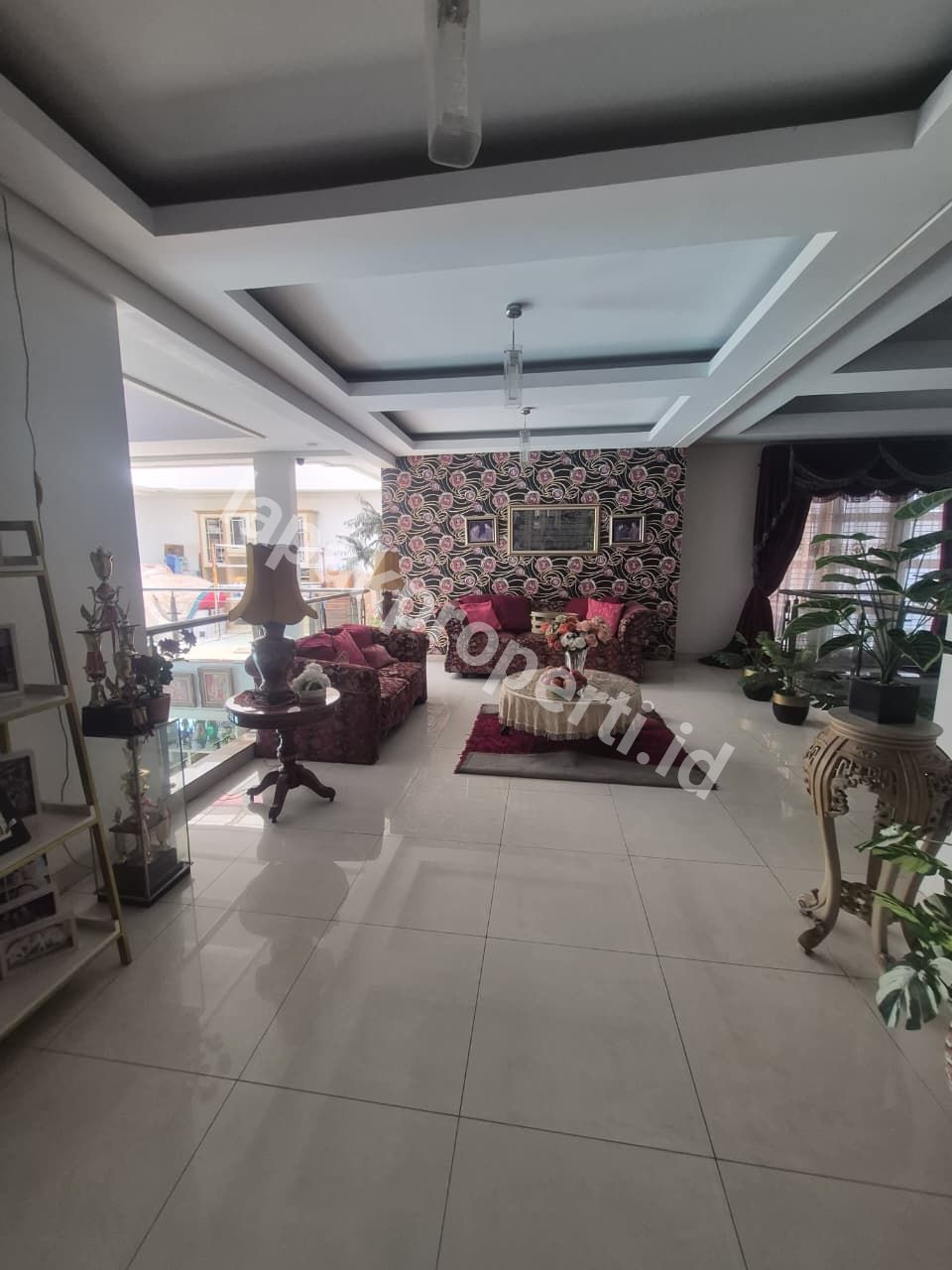 Foto Dijual Rumah Secondary Dalam komplek Dengan Private Poll Di Duren Sawit Jakarta Timur - 14