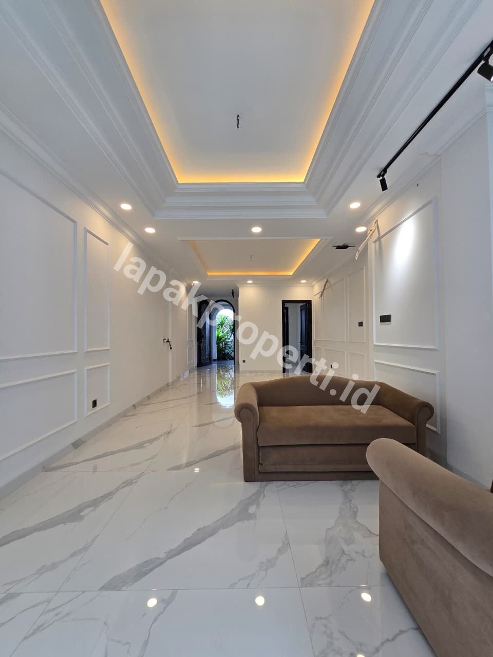 Foto Rumah Mewah Dalam komplek Elite Dengan Pripave Pool Di Pondok Kelapa Jakarta Timur - 3